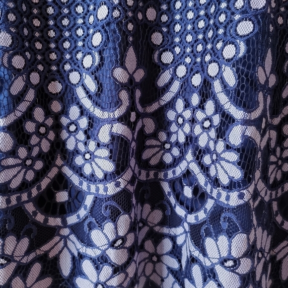 Isaac mizrahi lacey top blue - Picture 2 of 13